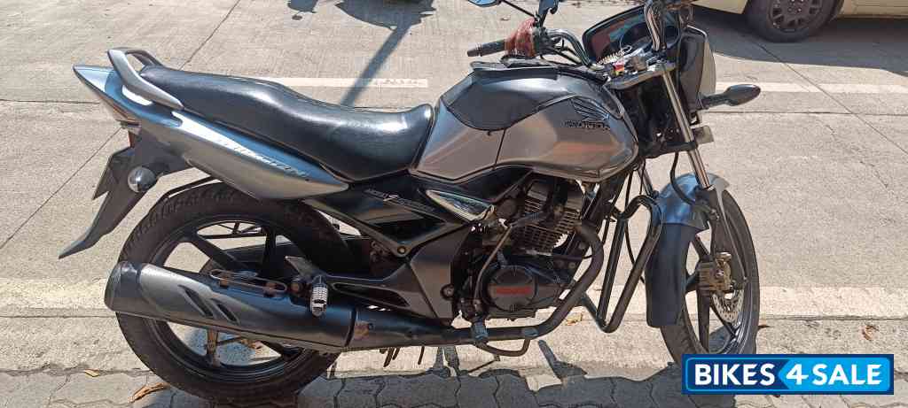 Silver Honda CB Unicorn