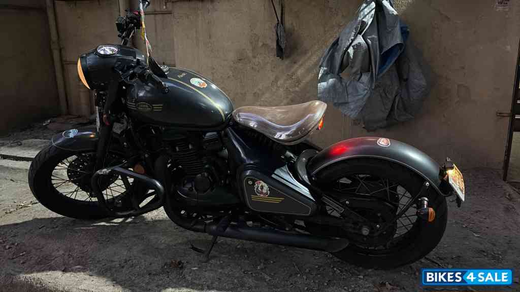 Matt Charcoal Grey Jawa Perak