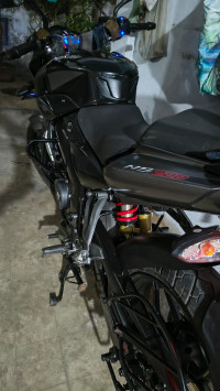 Black Bajaj Pulsar NS200