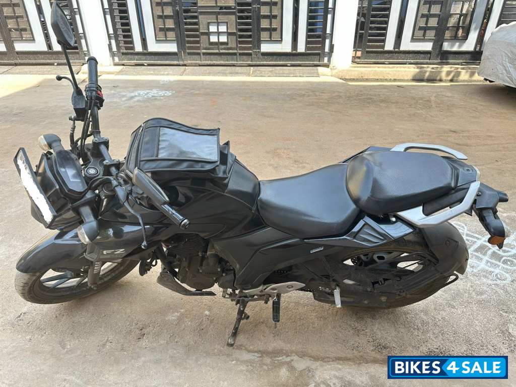 Yamaha FZ25