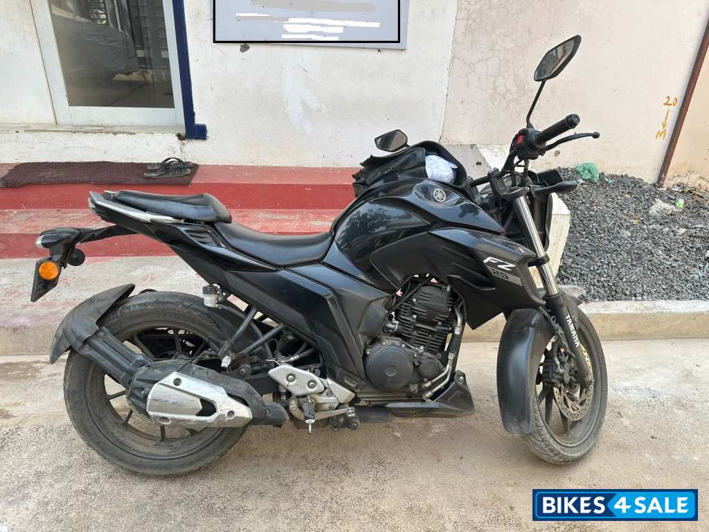 Yamaha FZ25