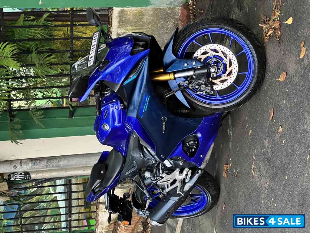 Yamaha R15 V4
