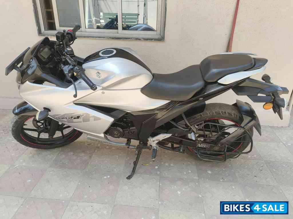 Suzuki Gixxer SF