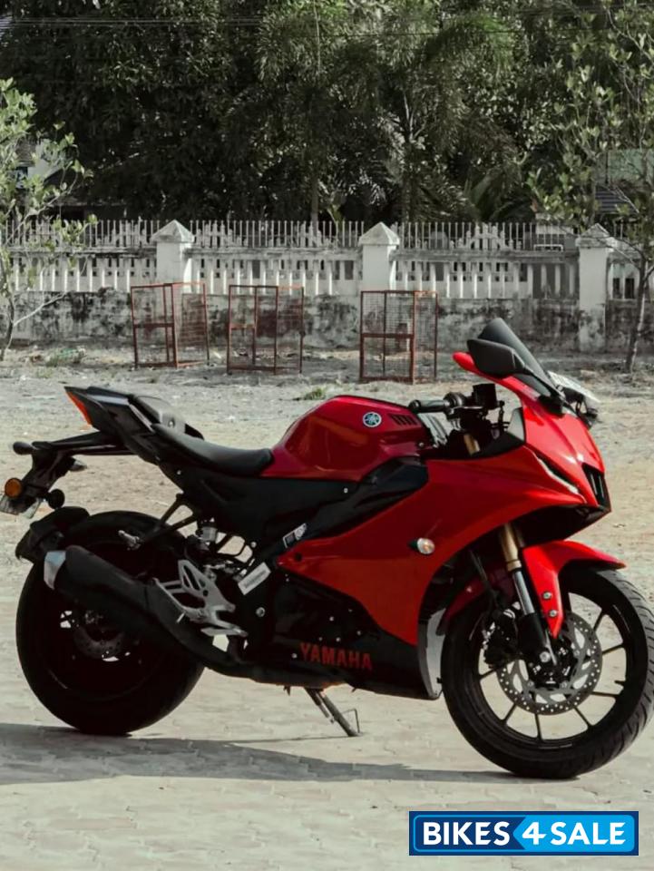 Yamaha R15 V4