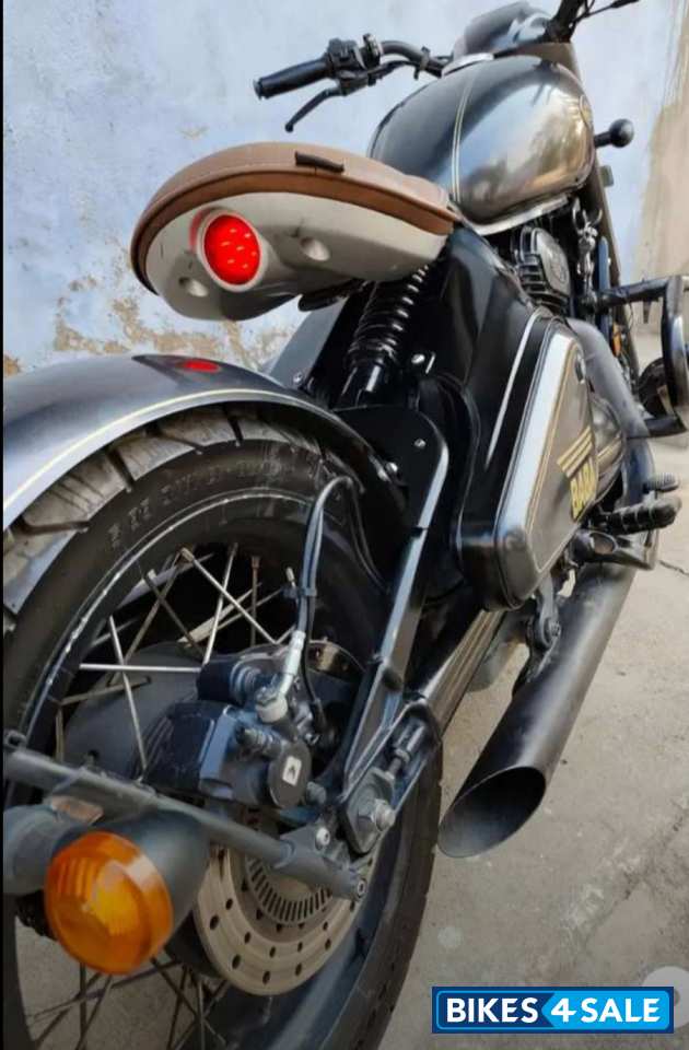 Matt Charcoal Grey Jawa Perak BS6