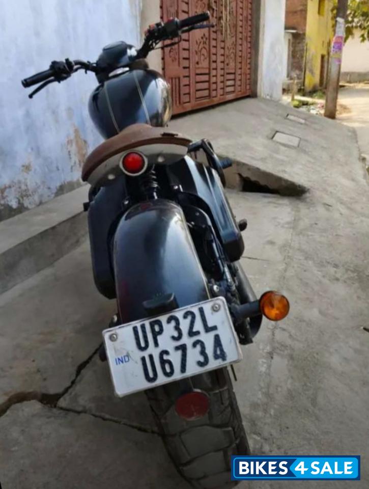 Matt Charcoal Grey Jawa Perak BS6