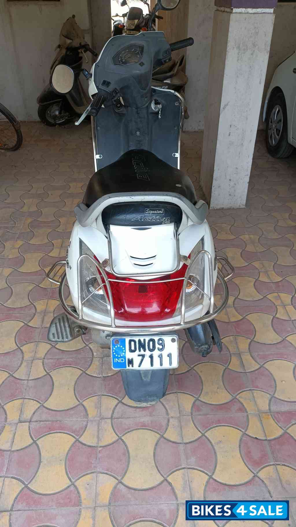 White Honda Activa 3G