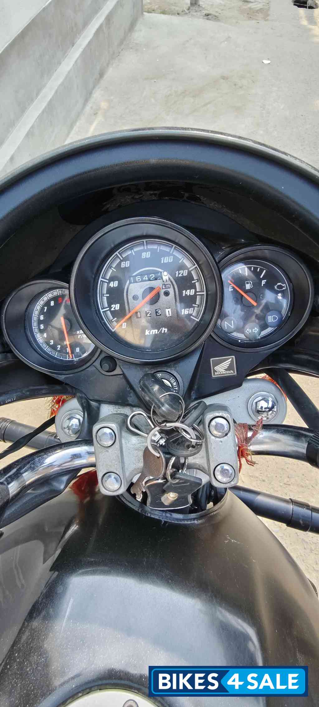 Black Honda Unicorn 160 BS6