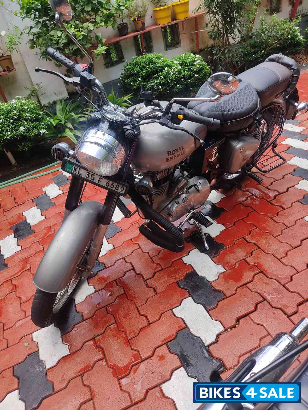 Royal Enfield Classic 350 Royal Enfield Classic 350