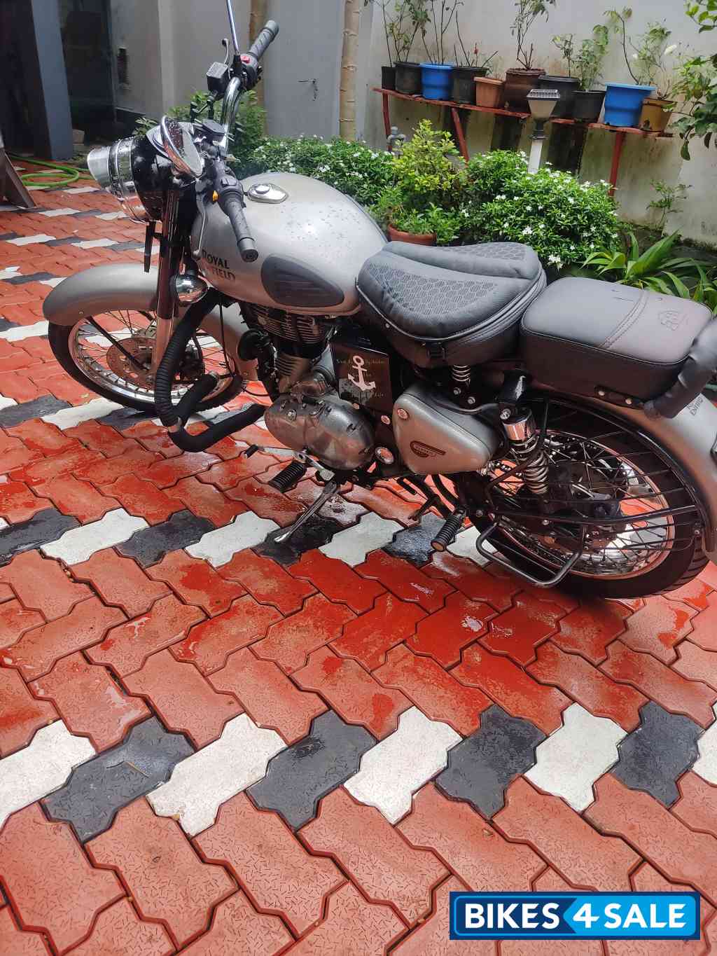 Royal Enfield Classic 350 Royal Enfield Classic 350