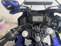 Yamaha R15 V4
