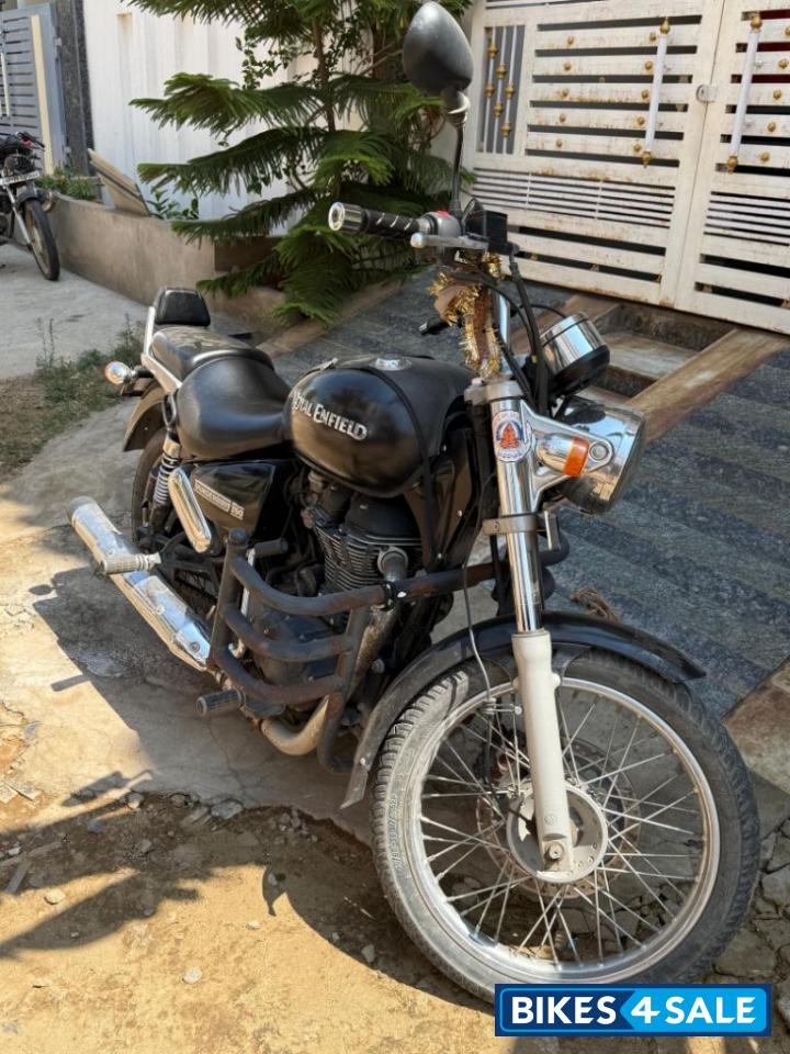 Matte Black (flicker) Royal Enfield Thunderbird 350