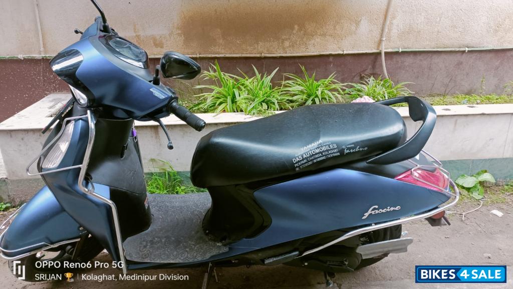 Navy Blue Yamaha Fascino 125 Fi Hybrid Navy Blue Yamaha Fascino 125 Fi Hybrid