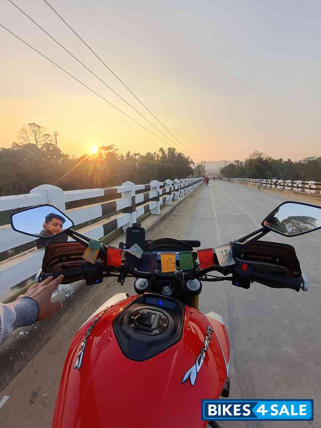 Canyon Red Bajaj Dominar 250 2022