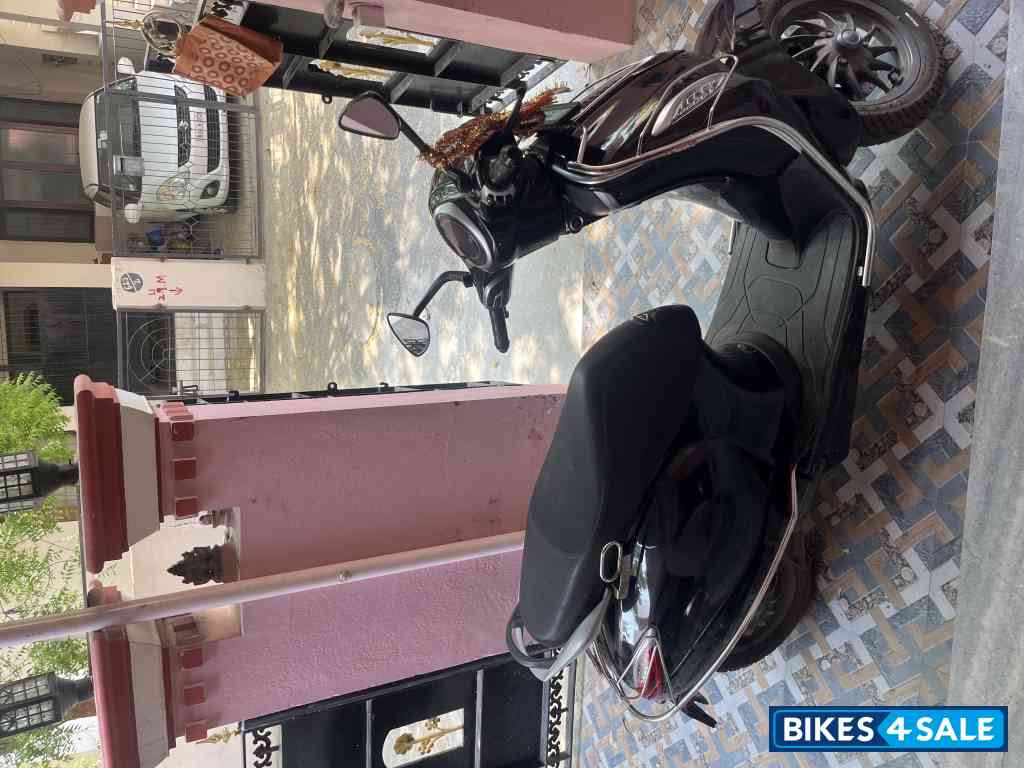 Bajaj Chetak Premium 2023 Edition