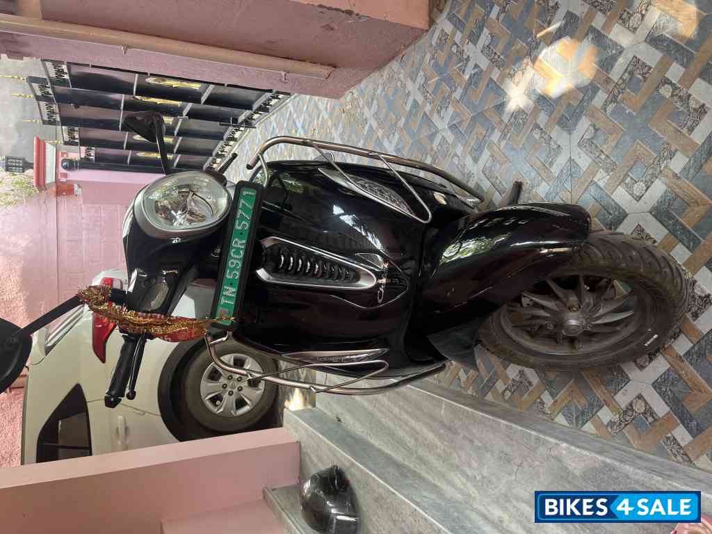 Bajaj Chetak Premium 2023 Edition