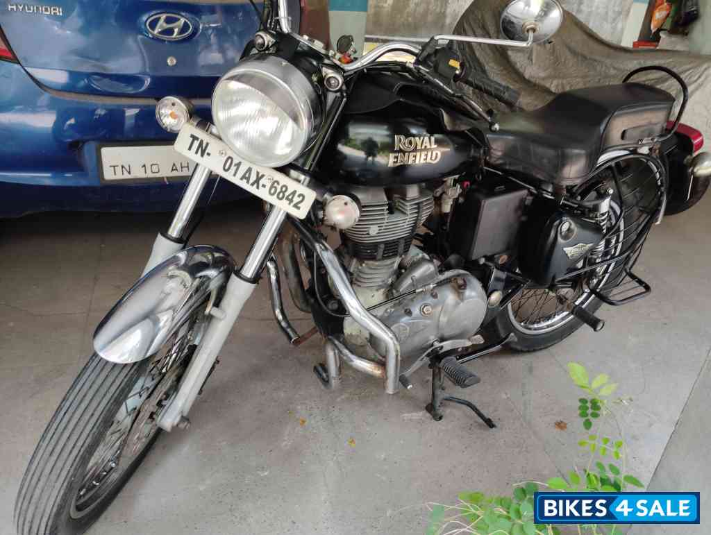 Black Royal Enfield Bullet 350 Twinspark