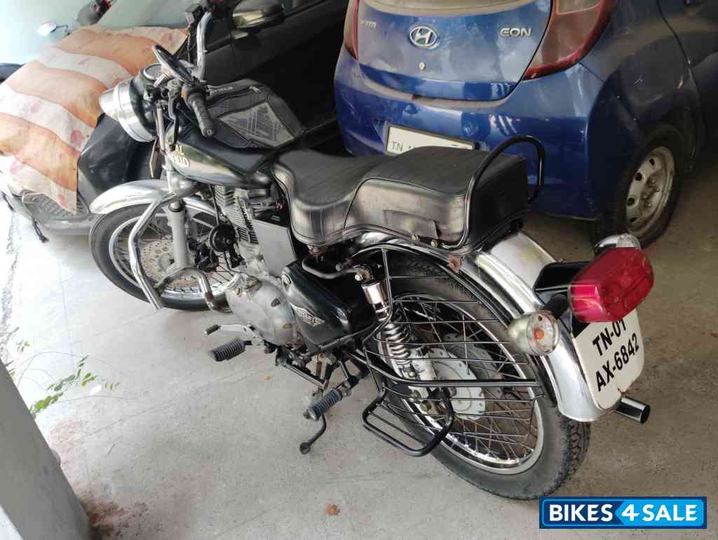 Black Royal Enfield Bullet 350 Twinspark