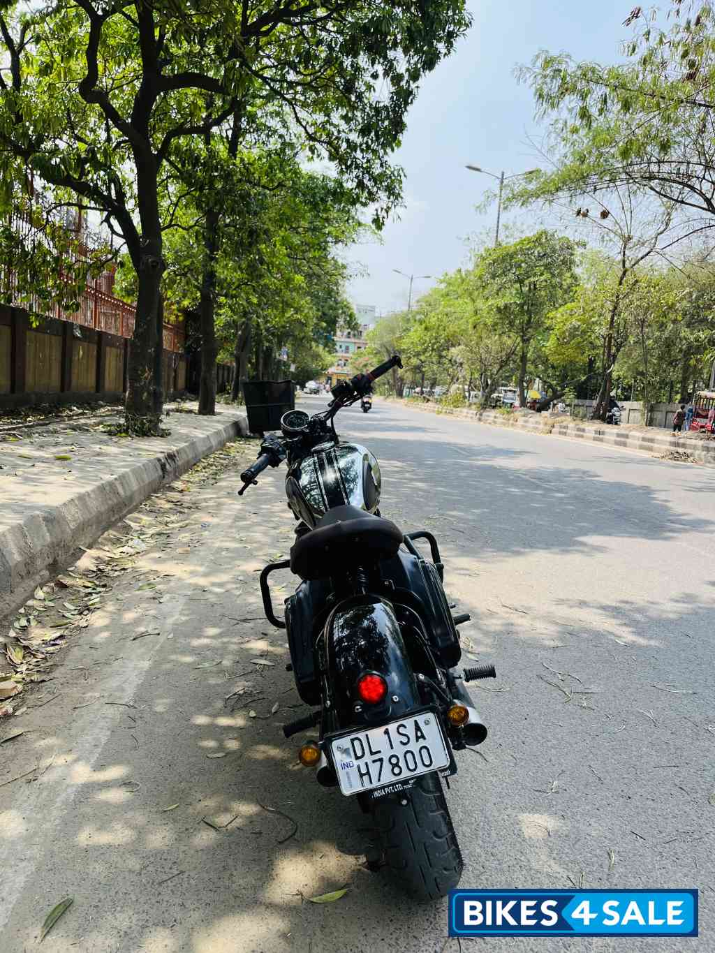Jawa 42 Bobber Black Mirror