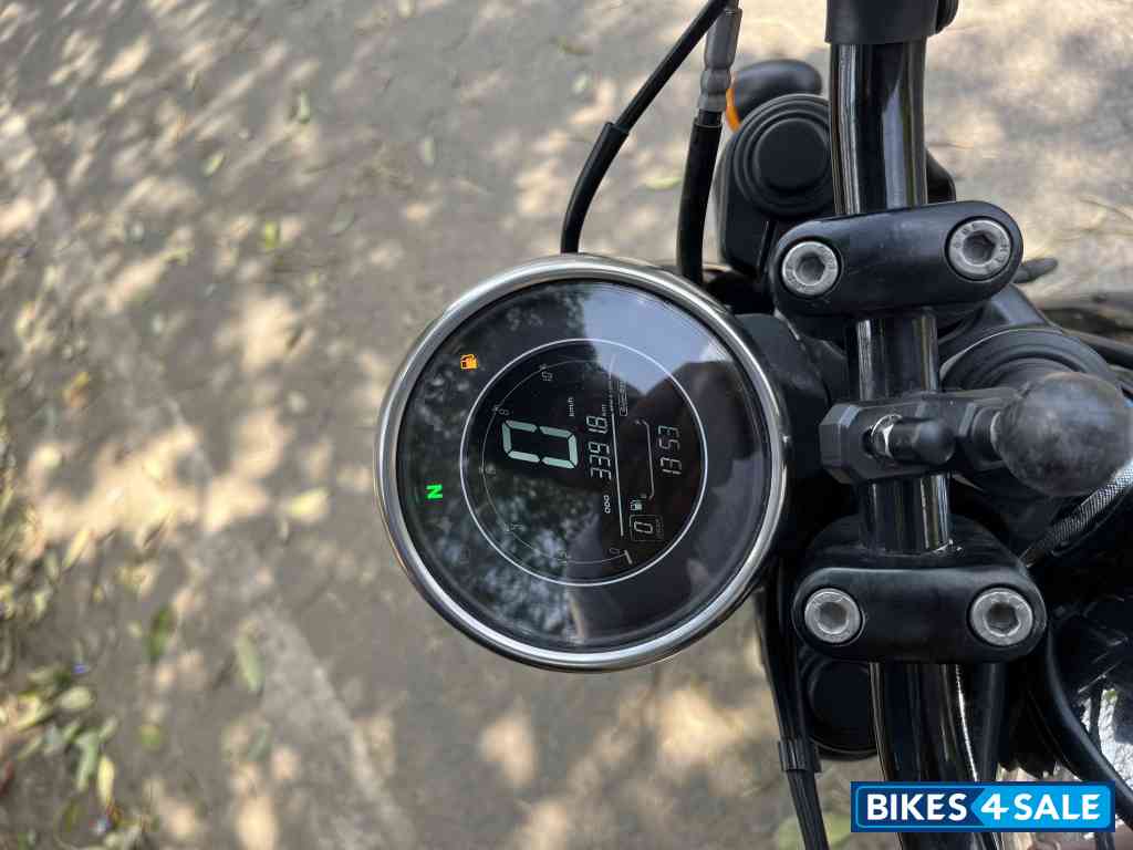 Jawa 42 Bobber Black Mirror