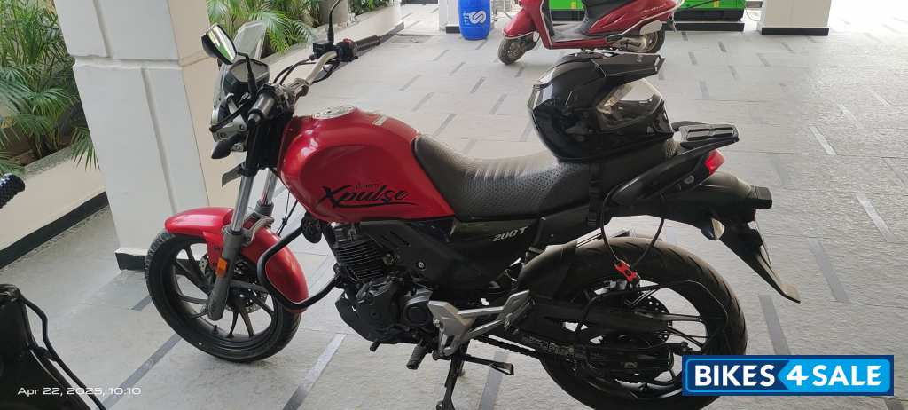 Sports Red Hero XPulse 200T