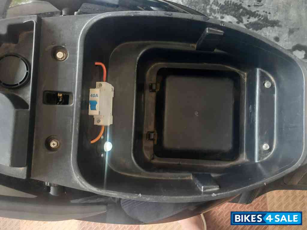 Black KOMAKI X-One 40 km/hr scooter