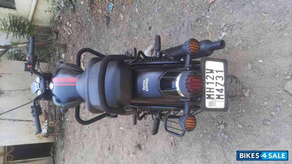 Royal Enfield Classic Stealth Black