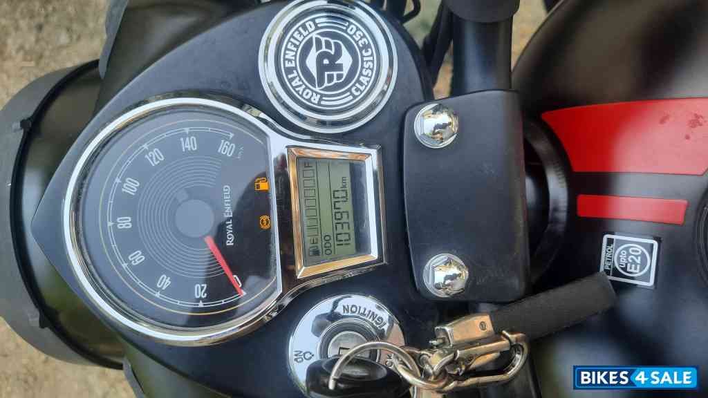 Royal Enfield Classic Stealth Black