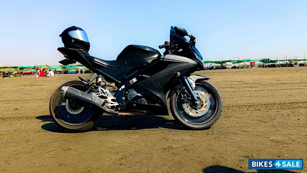 Mate Black Yamaha YZF R15 V3