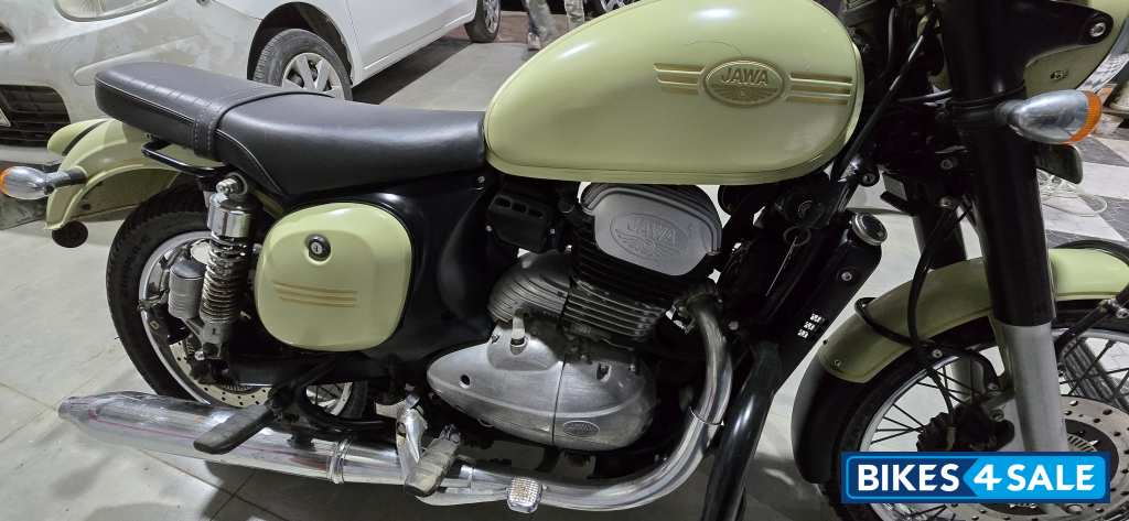 Lumos Lime Dual Abs Jawa 42 Dual Tone Lumos Lime Dual Abs Jawa 42 Dual Tone