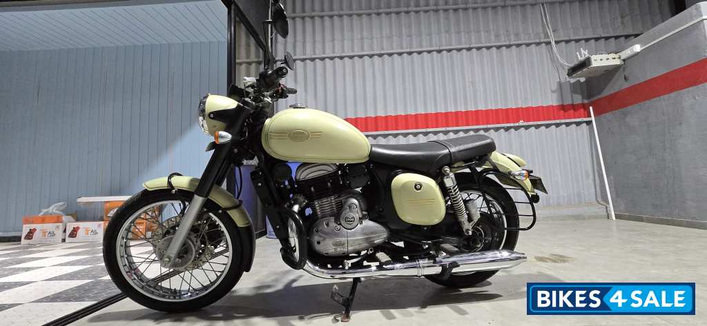 Lumos Lime Dual Abs Jawa 42 Dual Tone Lumos Lime Dual Abs Jawa 42 Dual Tone