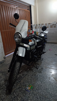 Snow White Royal Enfield Himalayan