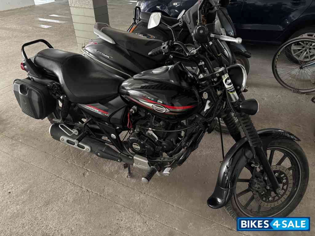 Black Bajaj Avenger Street 220 Black Bajaj Avenger Street 220