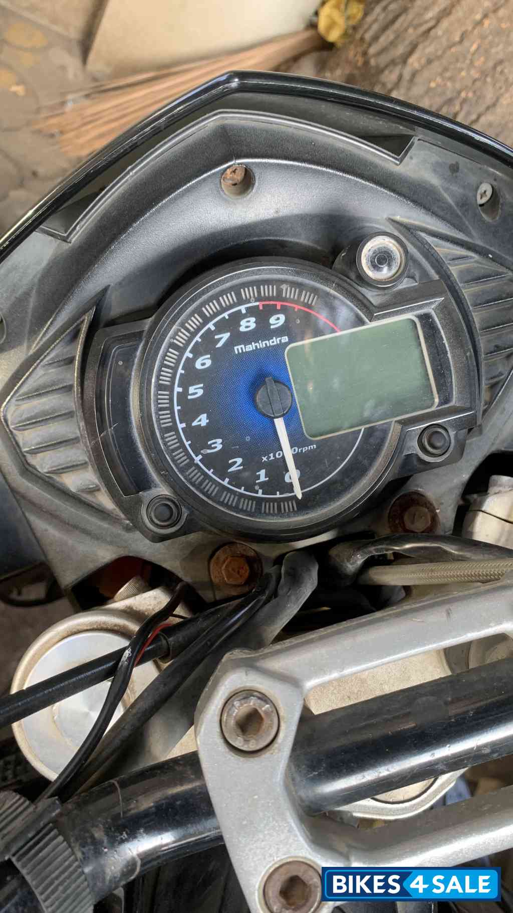 Black Mahindra Mojo XT 300