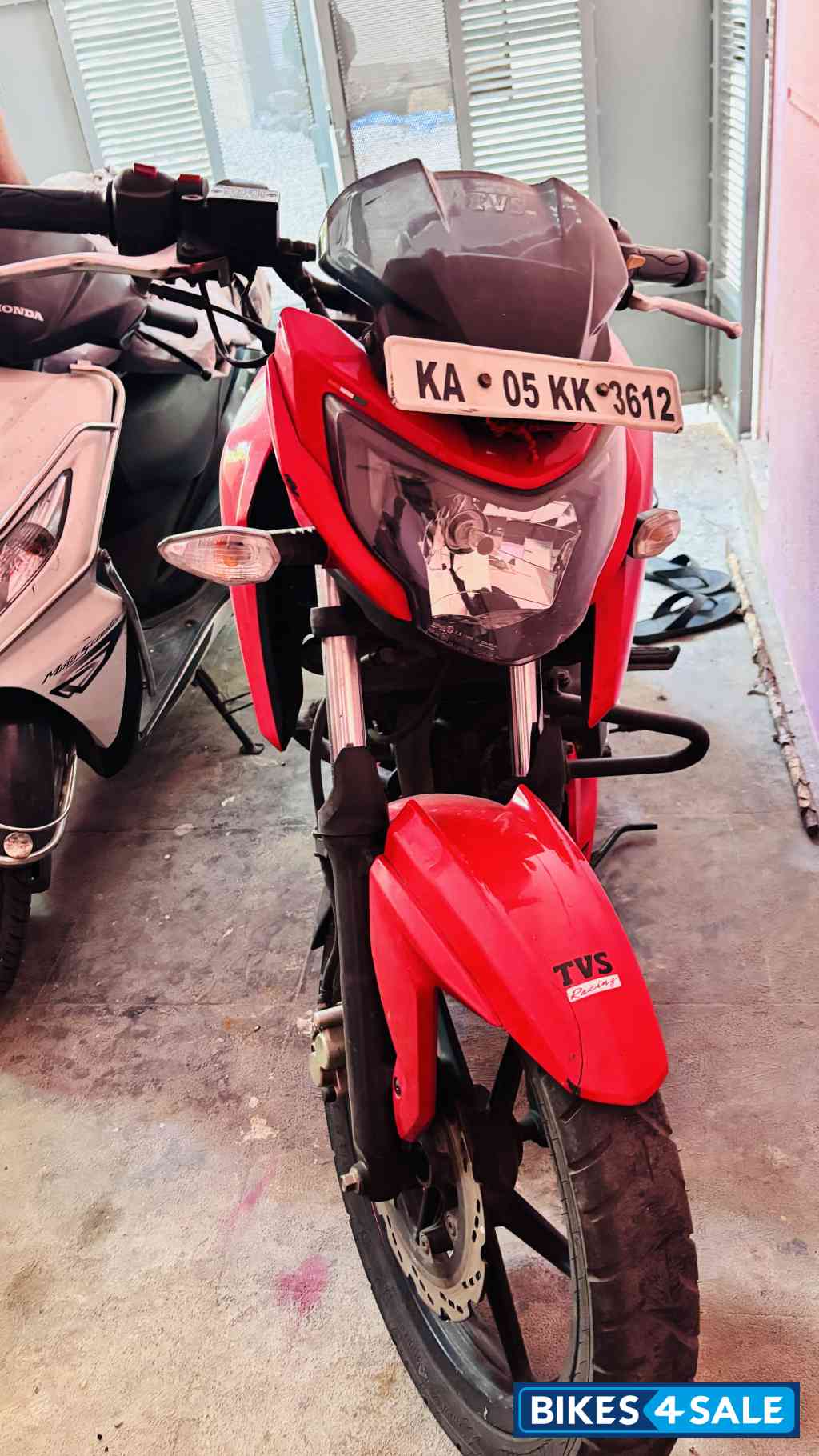 TVS Apache RTR 160 4V TVS Apache RTR 160 4V