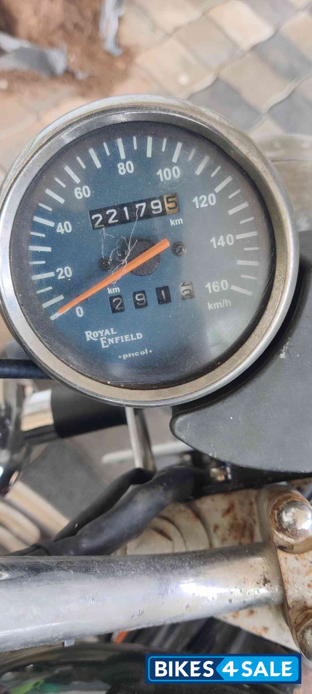 Black Royal Enfield Bullet 350 Twinspark