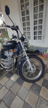 Black Royal Enfield Bullet 350 Twinspark