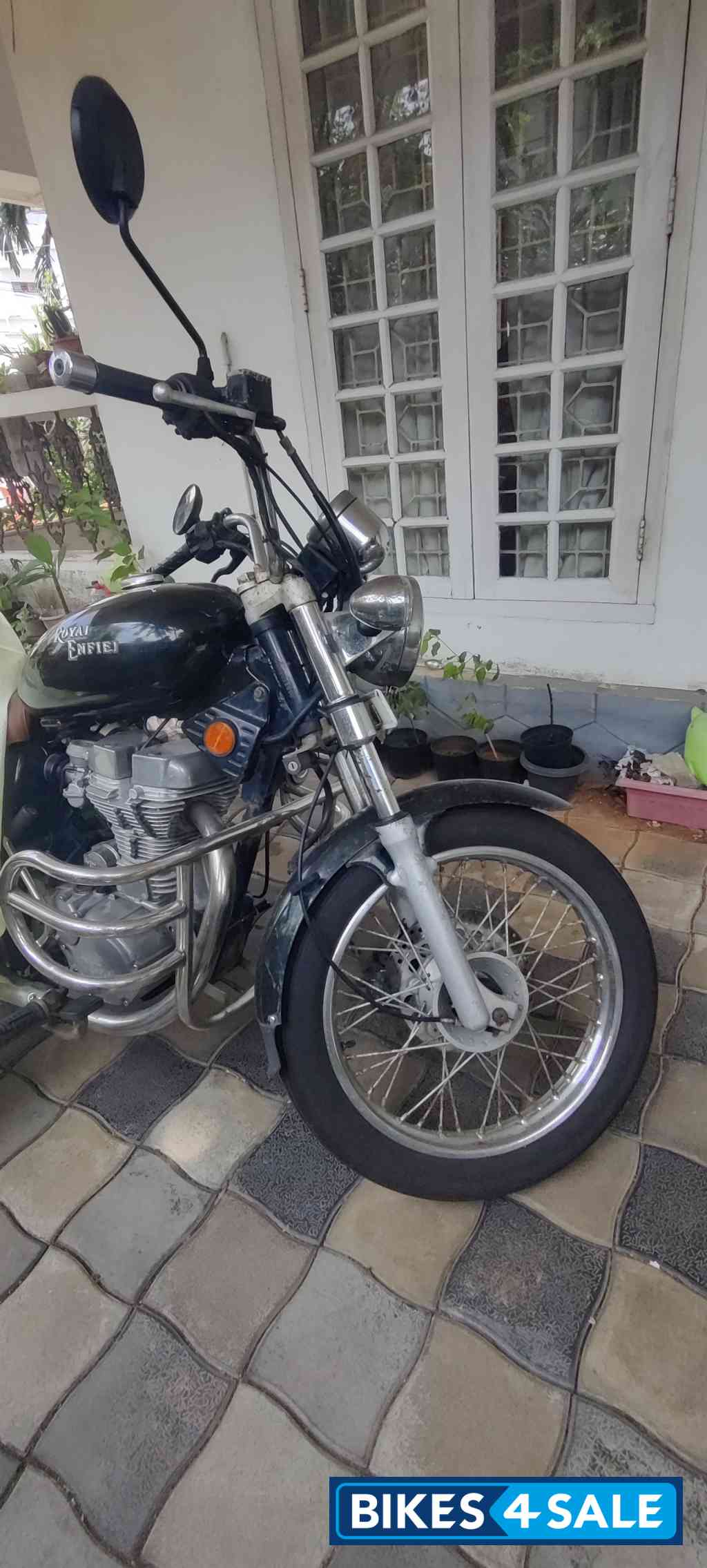 Black Royal Enfield Bullet 350 Twinspark