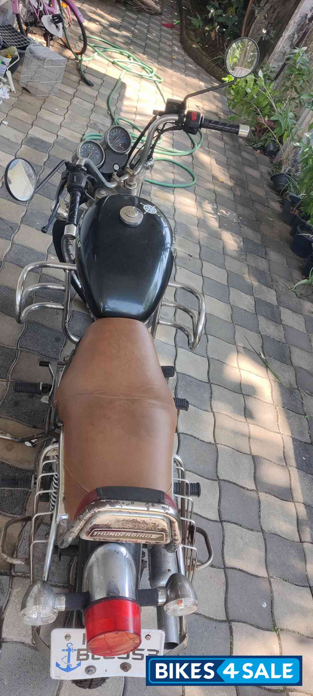 Black Royal Enfield Bullet 350 Twinspark