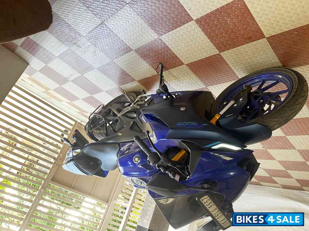 Yamaha R15 V4