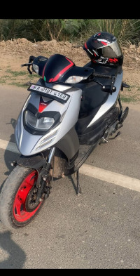 Grey Aprilia SR 150