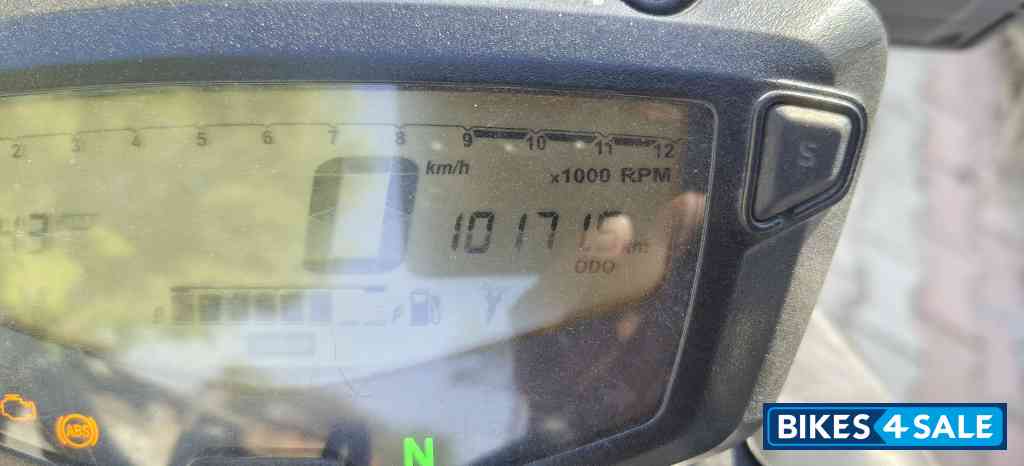 Black TVS Apache RTR 160 4V