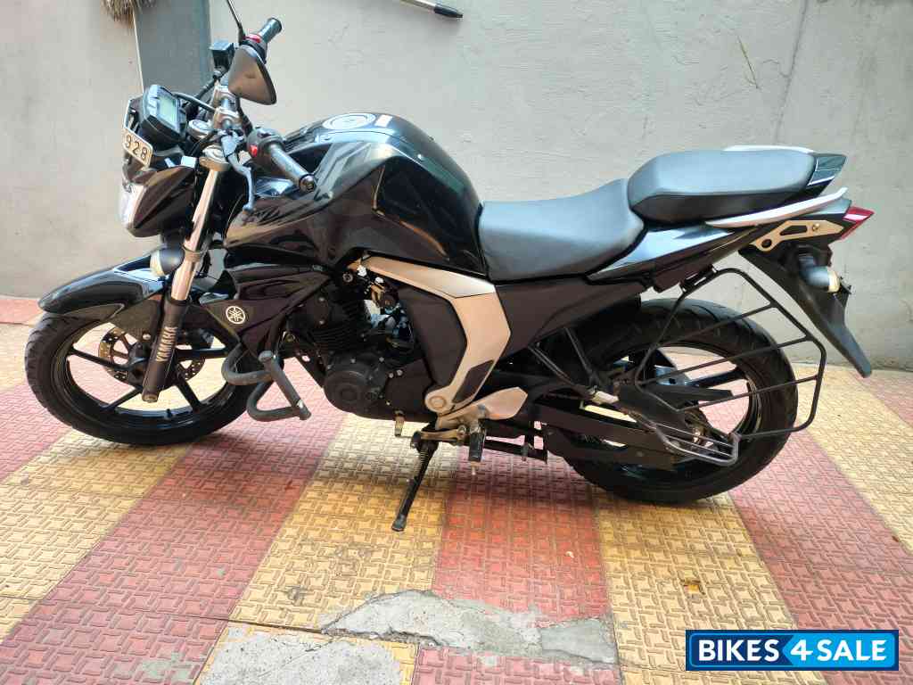 Yamaha FZ FI V2