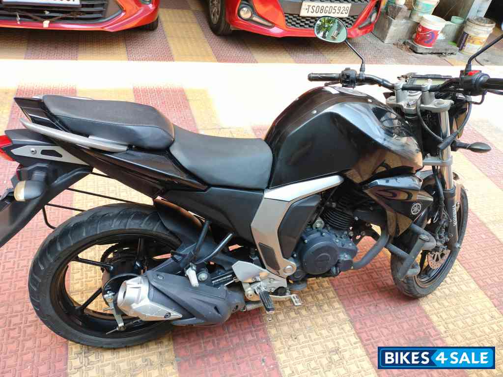 Yamaha FZ FI V2