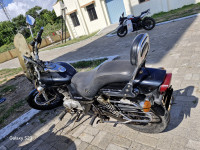 Black Bajaj Avenger 220 DTS-i