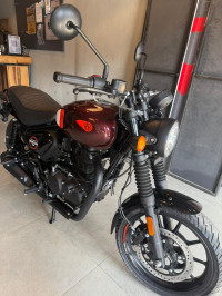 Royal Enfield Hunter 350 Metro