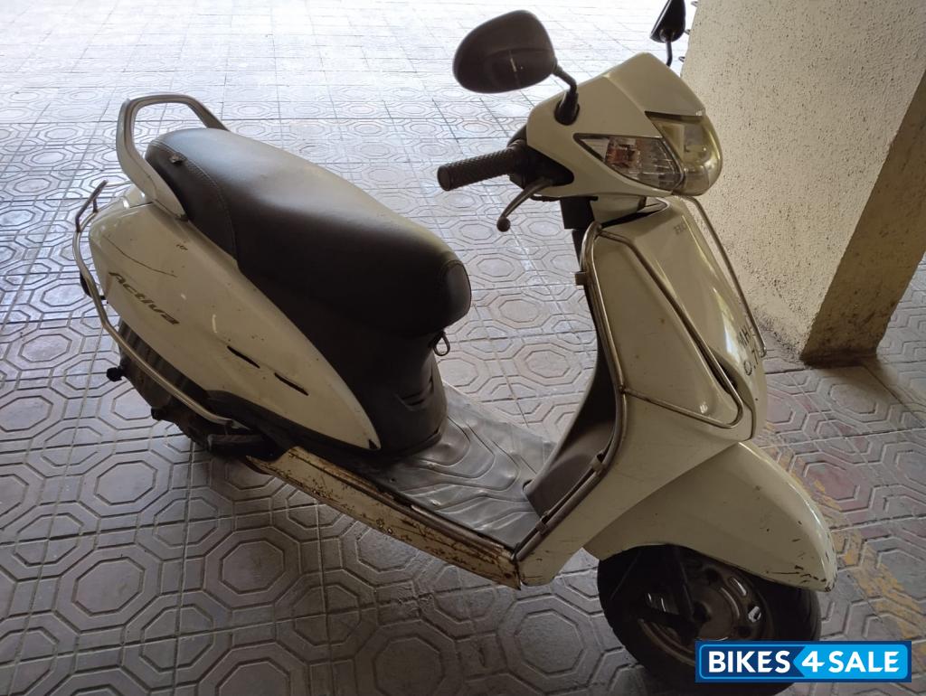 White Honda Activa White Honda Activa