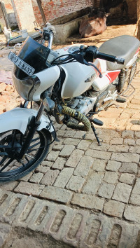 Bajaj V15