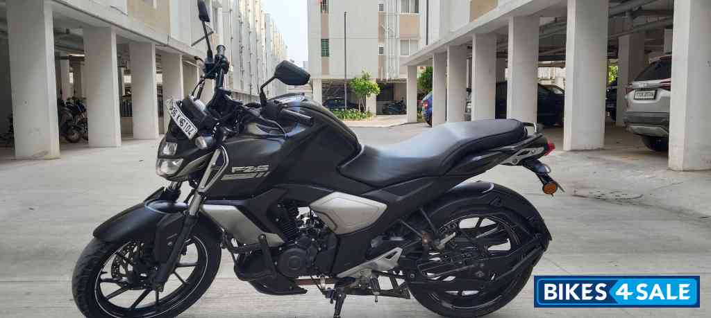 Matte Black Yamaha FZ-S FI V3 BS6