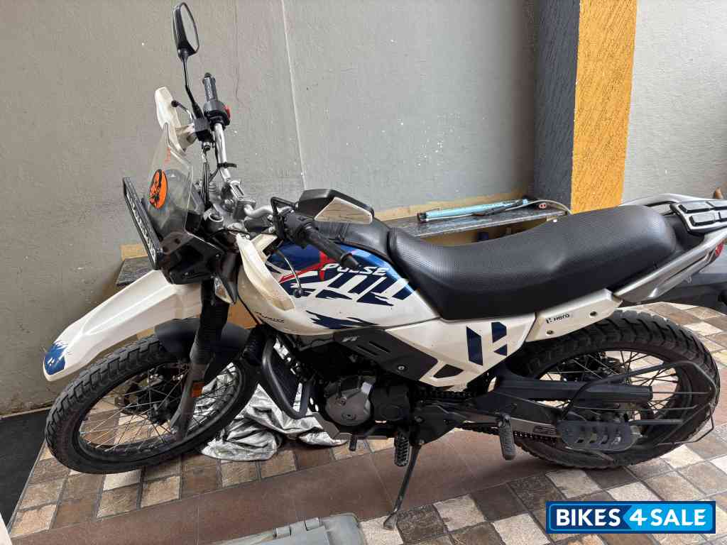 White Hero XPulse 200